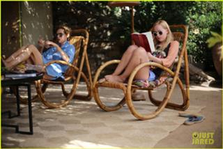 Dakota Johnson feet photo thumbnail