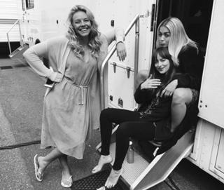 Dakota Johnson feet photo thumbnail
