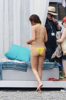 Dakota Johnson feet photo thumbnail