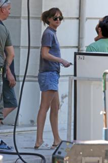 Dakota Johnson feet photo thumbnail