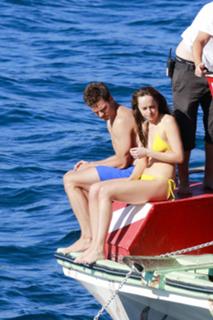 Dakota Johnson feet photo thumbnail