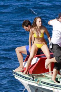 Dakota Johnson feet photo thumbnail
