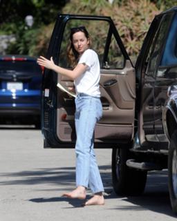 Dakota Johnson feet photo thumbnail