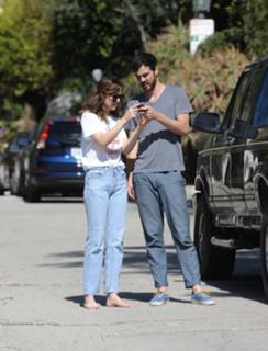 Dakota Johnson feet photo thumbnail
