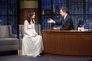 Dakota Johnson feet photo thumbnail