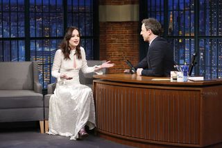 Dakota Johnson feet photo thumbnail