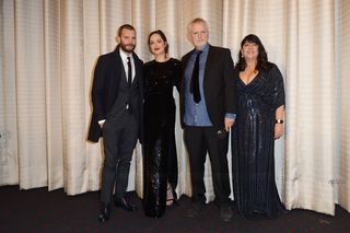 Dakota Johnson feet photo thumbnail