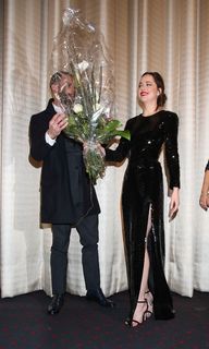 Dakota Johnson feet photo thumbnail
