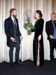 Dakota Johnson feet photo thumbnail