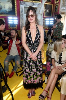 Dakota Johnson feet photo thumbnail