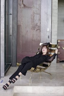 Dakota Johnson feet photo thumbnail
