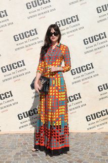 Dakota Johnson feet photo thumbnail