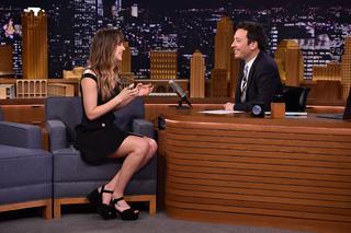 Dakota Johnson feet photo thumbnail