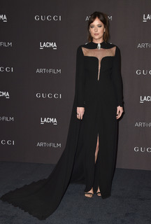 Dakota Johnson feet photo thumbnail