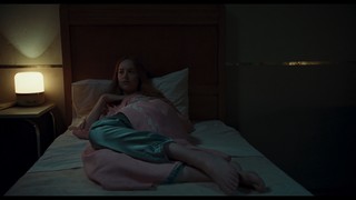 Dakota Johnson feet photo thumbnail