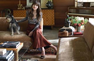 Dakota Johnson feet photo thumbnail