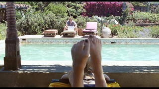 Dakota Johnson feet photo thumbnail