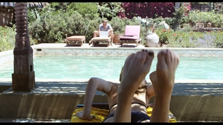 Dakota Johnson feet photo thumbnail