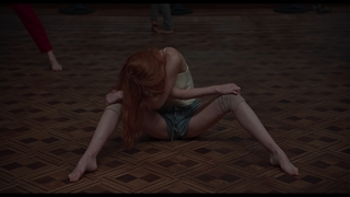 Dakota Johnson feet photo thumbnail