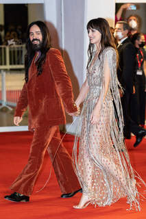 Dakota Johnson feet photo thumbnail