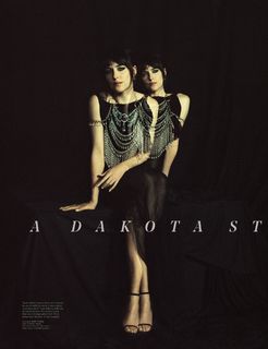 Dakota Johnson feet photo thumbnail