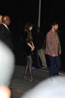 Dakota Johnson feet photo thumbnail