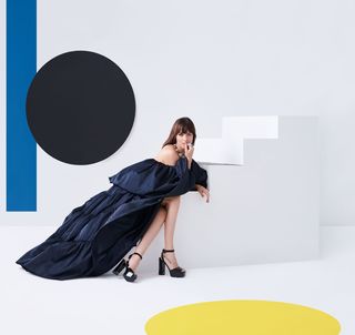 Dakota Johnson feet photo thumbnail