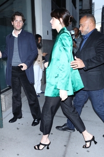 Dakota Johnson feet photo thumbnail