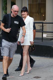 Dakota Johnson feet photo thumbnail