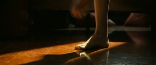 Dakota Johnson feet photo thumbnail