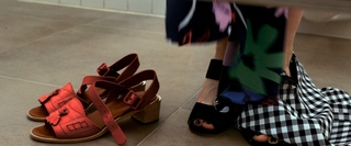 Dakota Johnson feet photo thumbnail