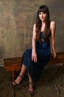 Dakota Johnson feet photo thumbnail