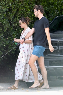 Dakota Johnson feet photo thumbnail