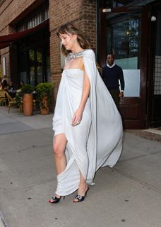 Dakota Johnson feet photo 3