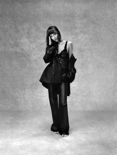 Dakota Johnson feet photo 14
