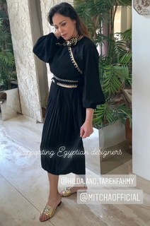 Dalia El Behairy feet photo thumbnail