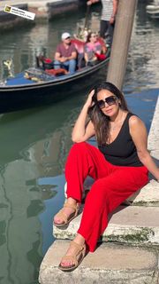 Dalia El Behairy feet photo thumbnail