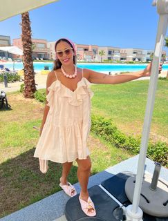 Dalia El Behairy feet photo thumbnail