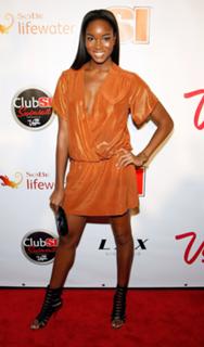 Damaris Lewis feet photo 20