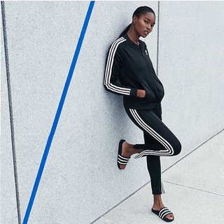 Damaris Lewis feet photo 14