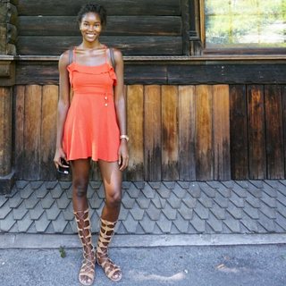 Damaris Lewis feet photo 9