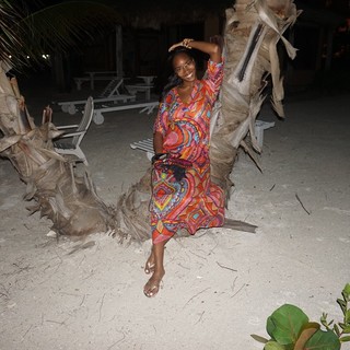 Damaris Lewis feet photo 17