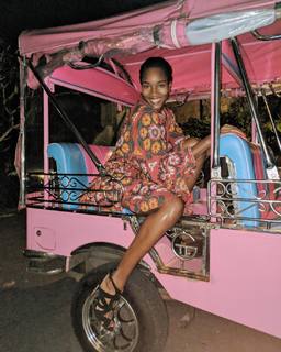 Damaris Lewis feet photo 7