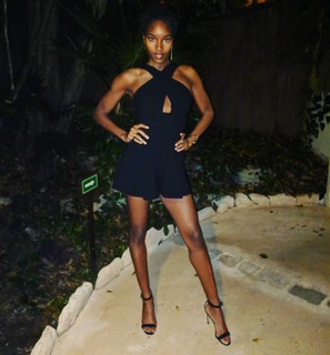 Damaris Lewis feet photo 3