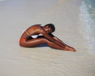 Damaris Lewis feet photo 6