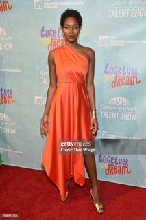 Damaris Lewis feet photo 12