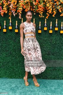 Damaris Lewis feet photo 10