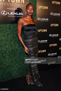 Damaris Lewis feet photo 7