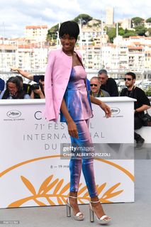 Damaris Lewis feet photo 3