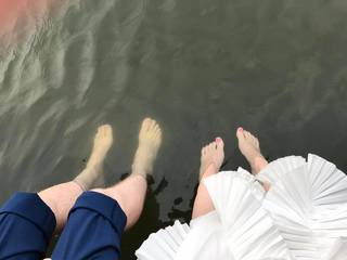 Damaris Phillips feet photo 2